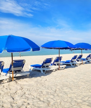 Complementary beach chairs comes with our unit. Save $50/day or $350/week!