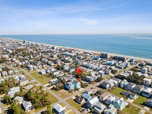 Location of the house - three quick blocks from the beach