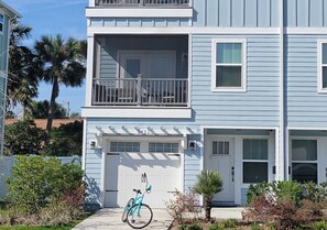 Enjoy everything Jax Beach has to offer on a complementary bike during your stay