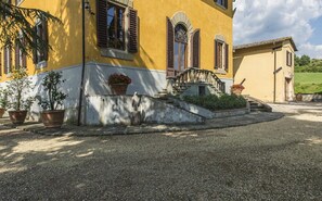 Tuscany
Luxury villa
garden