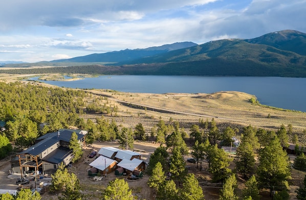 Welcome to the Twin Lake Cabins on Mount Hope–where rustic charm meets mountain majesty.
