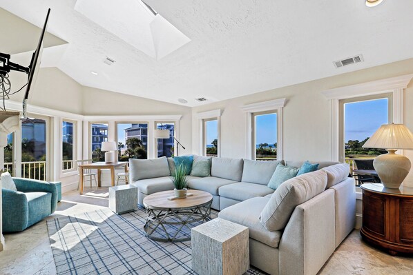 26 Bradley Circle | Living Room