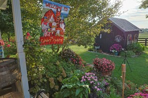 Flowerbed behind the porch