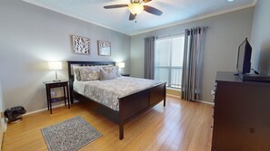 Master bedroom with Queen size bed