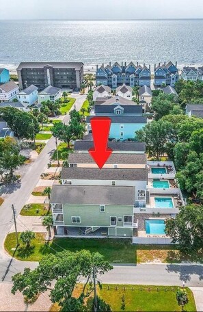 Less than 1 block from beach access