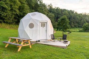 屋外ダイニングエリア