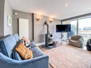 Living area | Linnet Cottage, South Cerney
