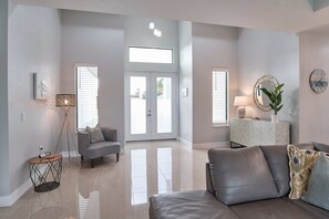 Villa Turtle Bay - Entryway