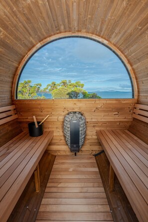 Brand new Sauna for 6