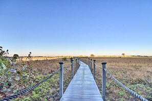 LandMark Towers | Community Amenities | Boardwalk