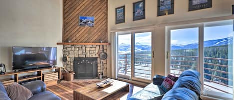 Silverthorne Vacation Rental | 2BR | 2BA | 1,044 Sq Ft | Stairs Required