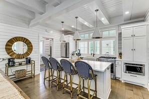 Kitchen, 1st Floor