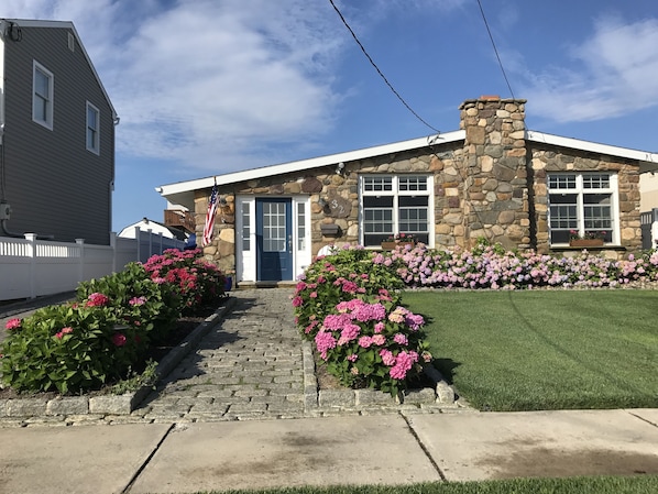 BRIGANTINE COTTAGE