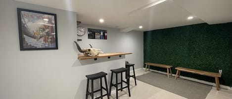 Bar / Lounge