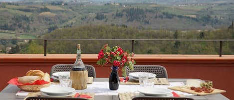 Set atop gently rolling hills of vineyards and olive orchards, Casa Rossa is a peaceful retreat.
