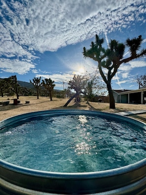 Bain à remous extérieur