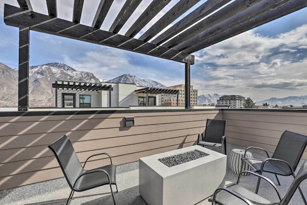 Provo Vacation Rental | 2BR | 2.5BA | 1,763 Sq Ft | Stairs Required