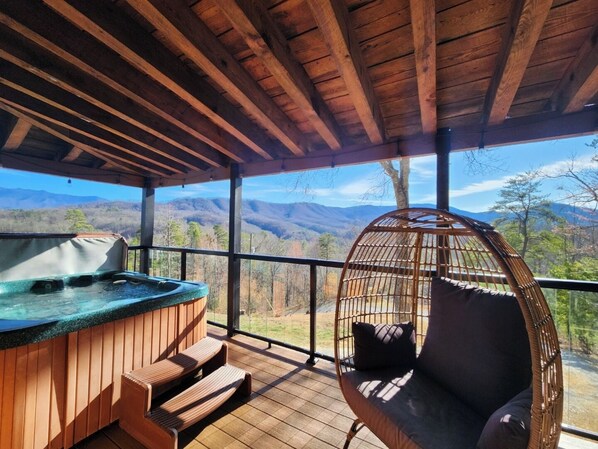 Above the Clouds' bubbling hot tub