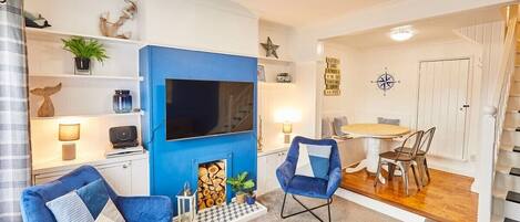 Harbour Mist Cottage, Whitby - Host & Stay
