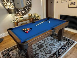 Pool table