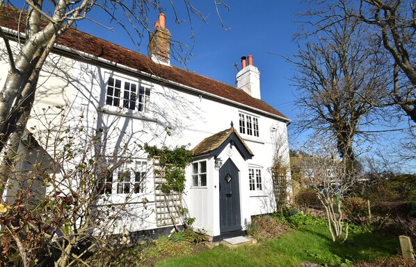 Rose Mullion Cottage - Pett, East Sussex