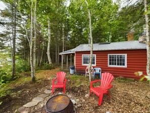 Relax around the Firepit