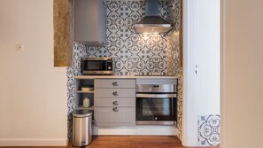 The kitchen comes fully equipped with all the appliances you could require during your stay. #airbnb #airbnblisbon #portugal #pt #lisbon #appliances #kitchen #vacation