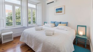 AC's are provided throughout the apartment so you can feel warm through the chilly days and fresh in the warm days  #airbnb #airbnblisbon #portugal #pt #lisbon #comfort #lovelystay #apartment
