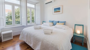 AC's are provided throughout the apartment so you can feel warm through the chilly days and fresh in the warm days  #airbnb #airbnblisbon #portugal #pt #lisbon #comfort #lovelystay #apartment