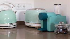 Fully equipped kitchenette
