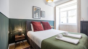 bright bedroom with premium mattress #porto #downtown #sunny #airbnb