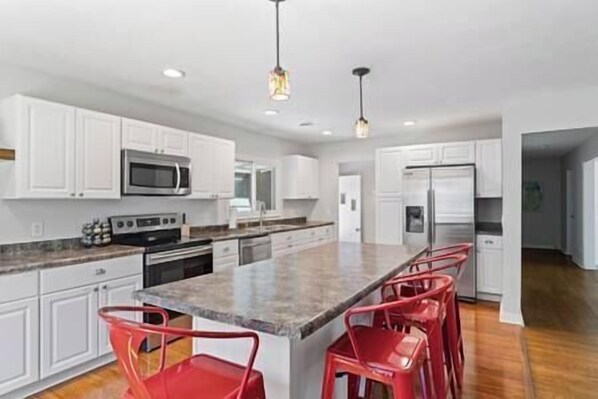 Kitchen (1)