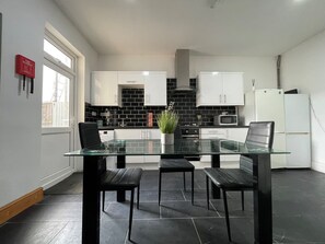 Common kitchen and dining area