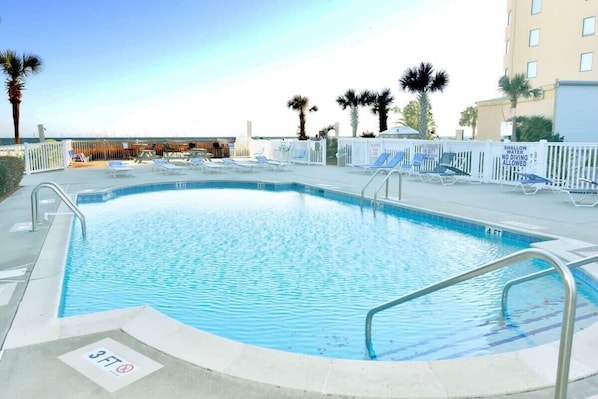 Oceanfront Pool