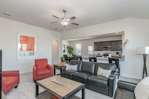 Welcome to Modern Spacious Home of Seagoville!