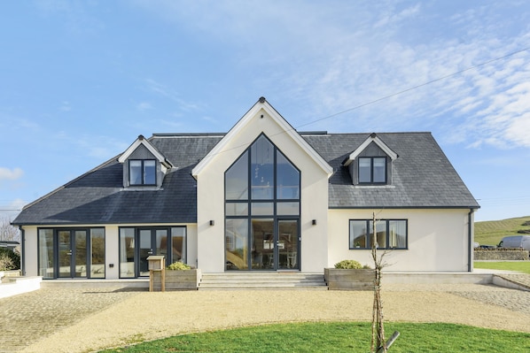All Views, Burton Bradstock: A wonderful property in a stunning location at Hive Beach