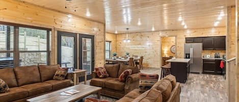 Walk into our cabin with your friends and family, and enjoy an abundance of style, accessories, decor, and comfort!