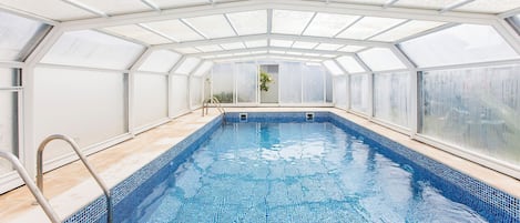Big indoor pool #pool #airbnb #Mindelo
