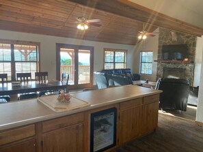 Fully equipped kitchen &amp; dining area