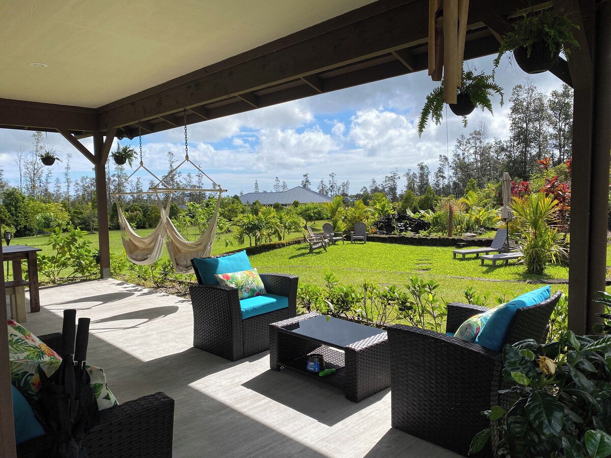 Guest House on gorgeous tropical private 3 acre estate perfect central location.