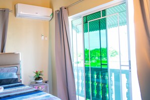 King room!
Ocean view/ balcony/ bathroom/ AC( Villa B) 