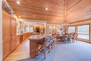 Kitchen / Dining - Kitchen / Dining