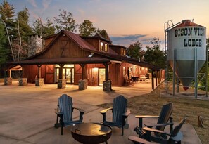The Helen Barn at Bison View Lodge