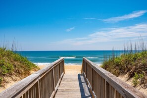 DE25N: Tequila Sunrise | Private Beach Walkway