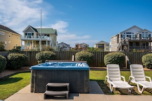 NH187: South Fork Farms 10 | Rear Exterior - Hot Tub