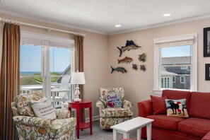 SNH218: At Ease | TL Living Area