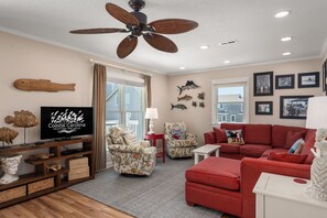 SNH218: At Ease | TL Living Area