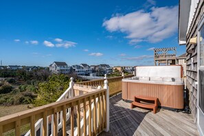 NH280: Moonstruck |  TL Rear Deck - Hot Tub
