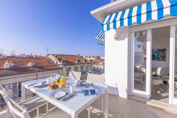 Dining area on Terrace