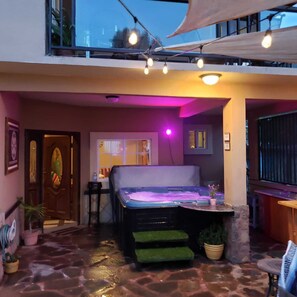Bain à remous extérieur